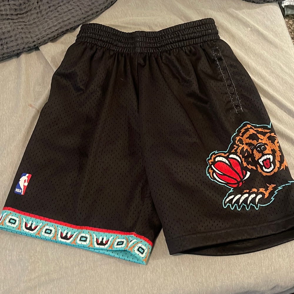 Mitchell & Ness Throwback Grizzlies Basketball Shorts